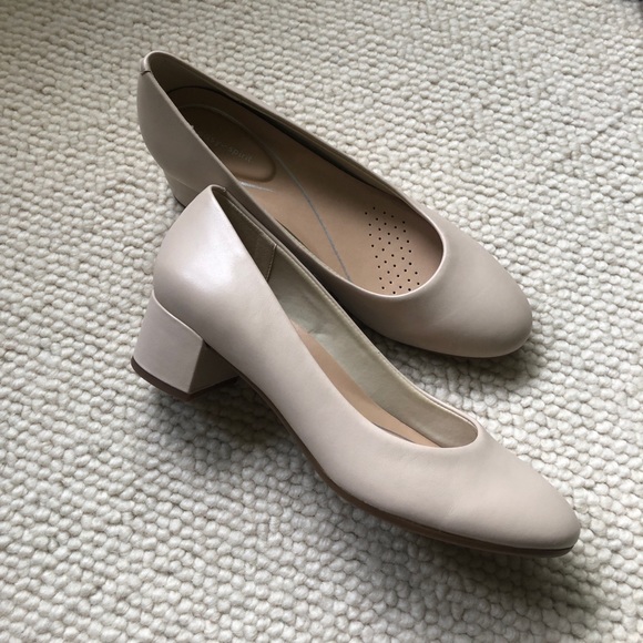 Easy Spirit low heel round toe pump - size 7.5 - Picture 11 of 11